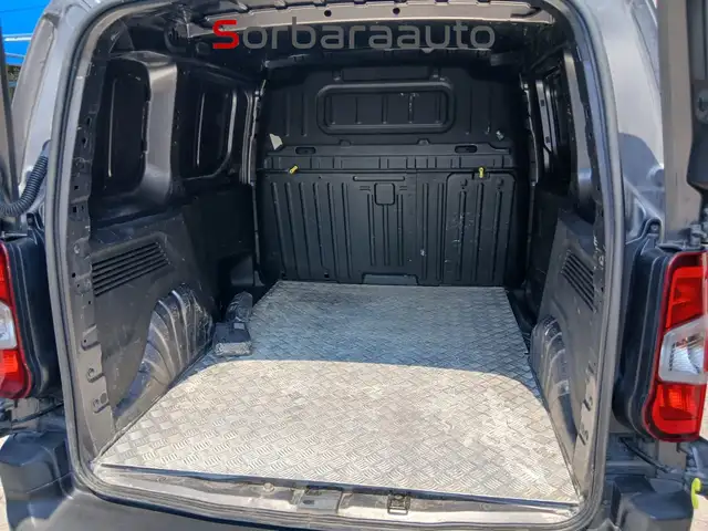 Peugeot Partner view 13