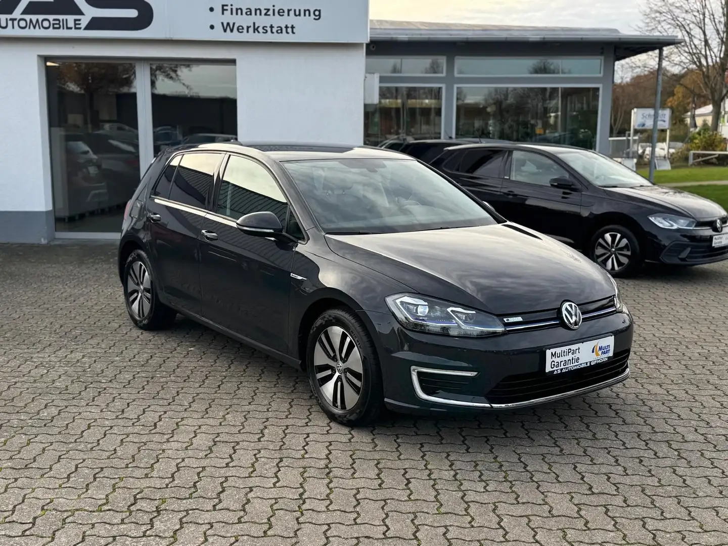 Volkswagen Golf e-Golf VII Lim. Automatik Navi LED 1.Hand Grau - 1