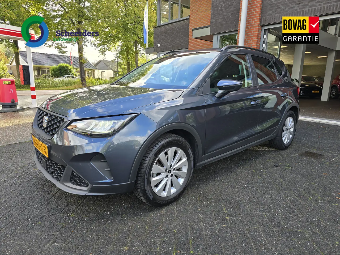 SEAT Arona 1.0 TSI Style Business Connect Grijs - 1