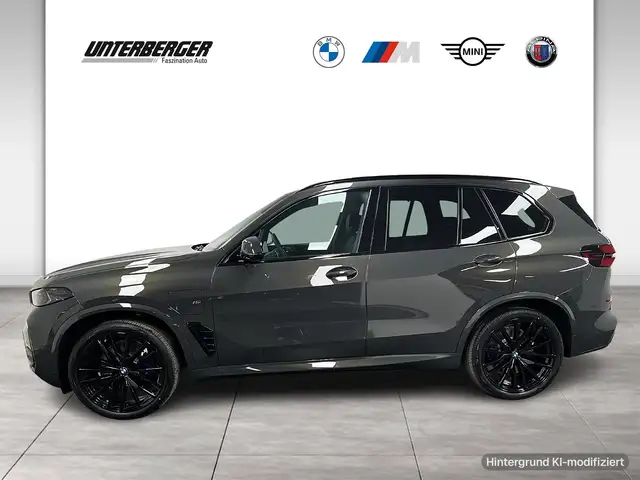 BMW X5 view 3