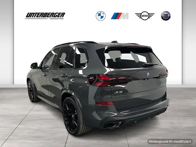BMW X5 view 4