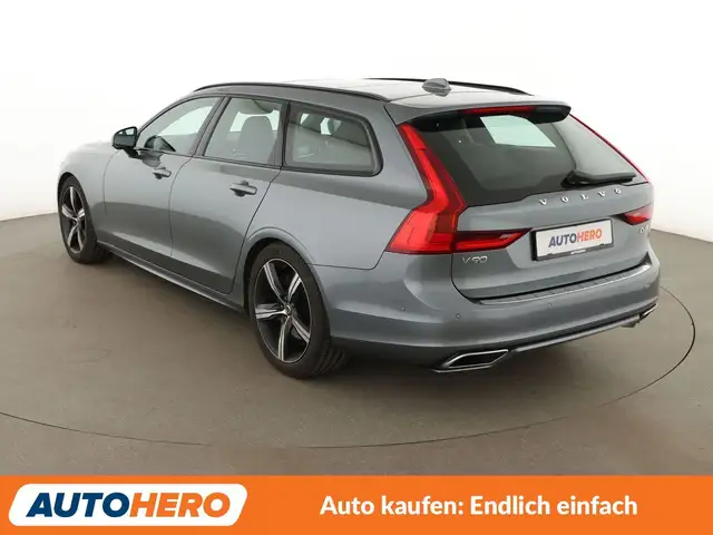 Volvo V90 view 4