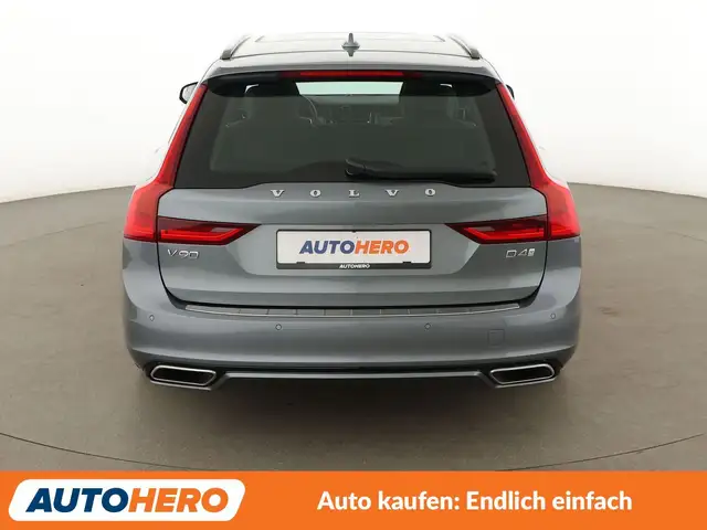 Volvo V90 view 5