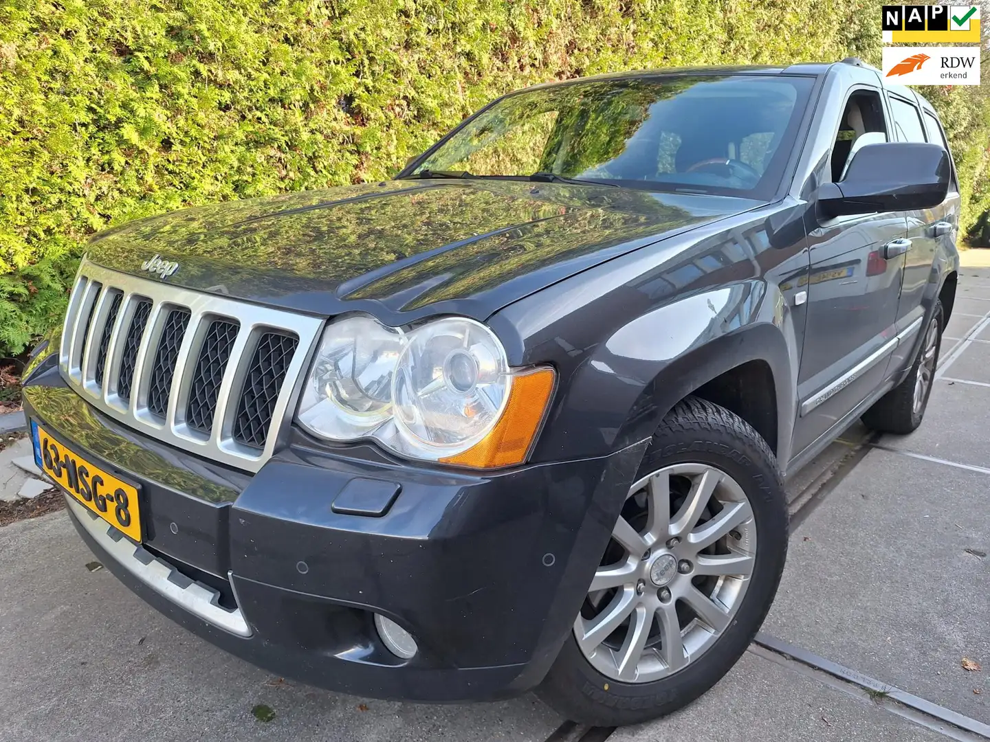 Jeep Grand Cherokee Grau - 1