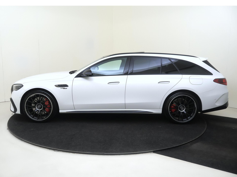 Mercedes-Benz E 53 AMG Estate 4MATIC+ Night Edition / Opaalwit Magno/ Pan — photo 8