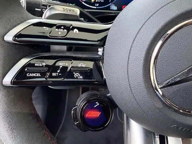 Mercedes-Benz E-Class view 13