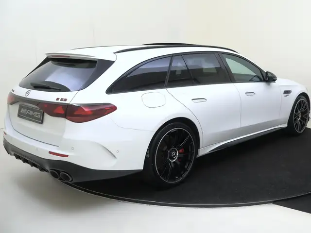 Mercedes-Benz E-Class view 4