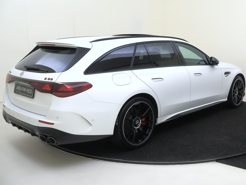 Mercedes-Benz E 53 AMG Estate 4MATIC+ Night Edition / Opaalwit Magno/ Pan — photo 4