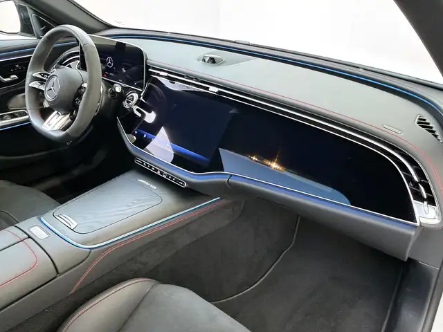 Mercedes-Benz E-Class view 5