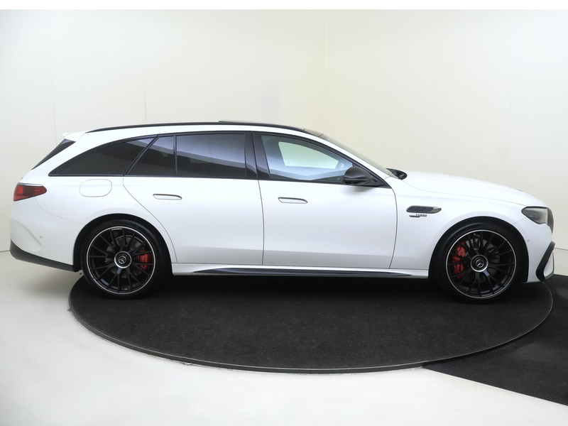 Mercedes-Benz E 53 AMG Estate 4MATIC+ Night Edition / Opaalwit Magno/ Pan — photo 9