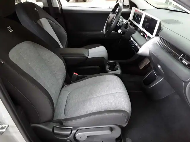 Hyundai Ioniq view 8