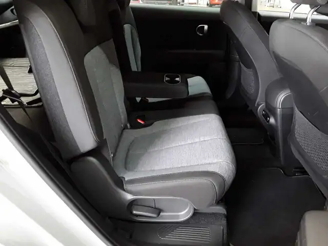 Hyundai Ioniq view 14