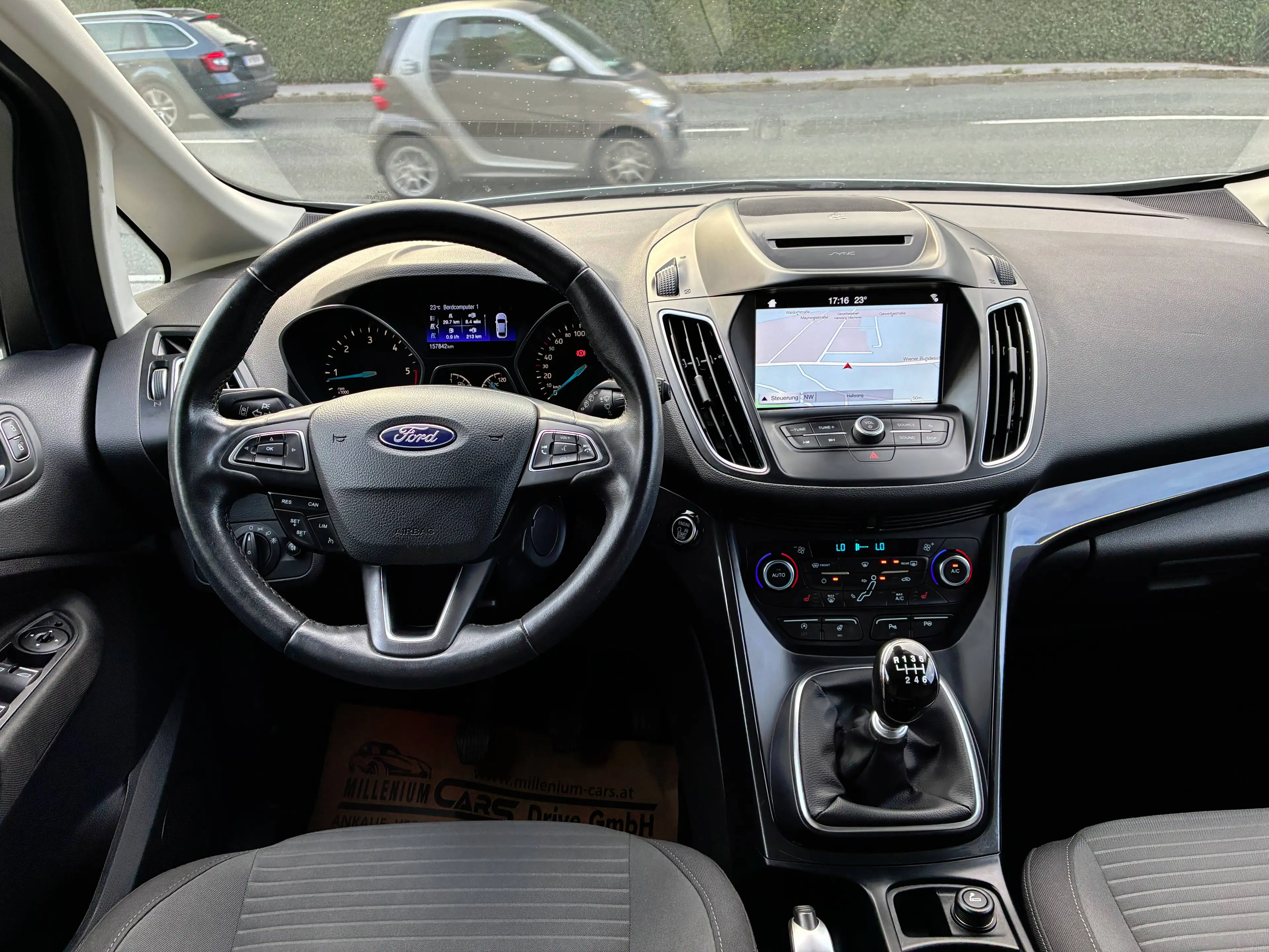 Ford C-Max Titanium1,5 TDCi — photo 15