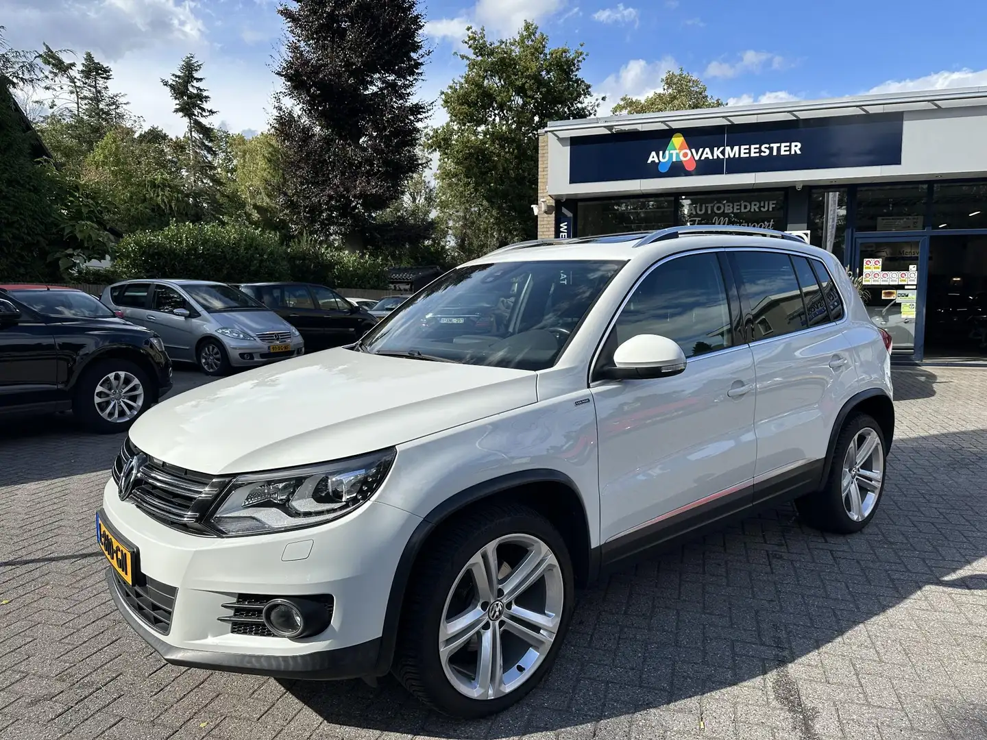 Volkswagen Tiguan 1.4 TSI 150PK DSG Lounge Panorama|Navi|Xenon Blanc - 2