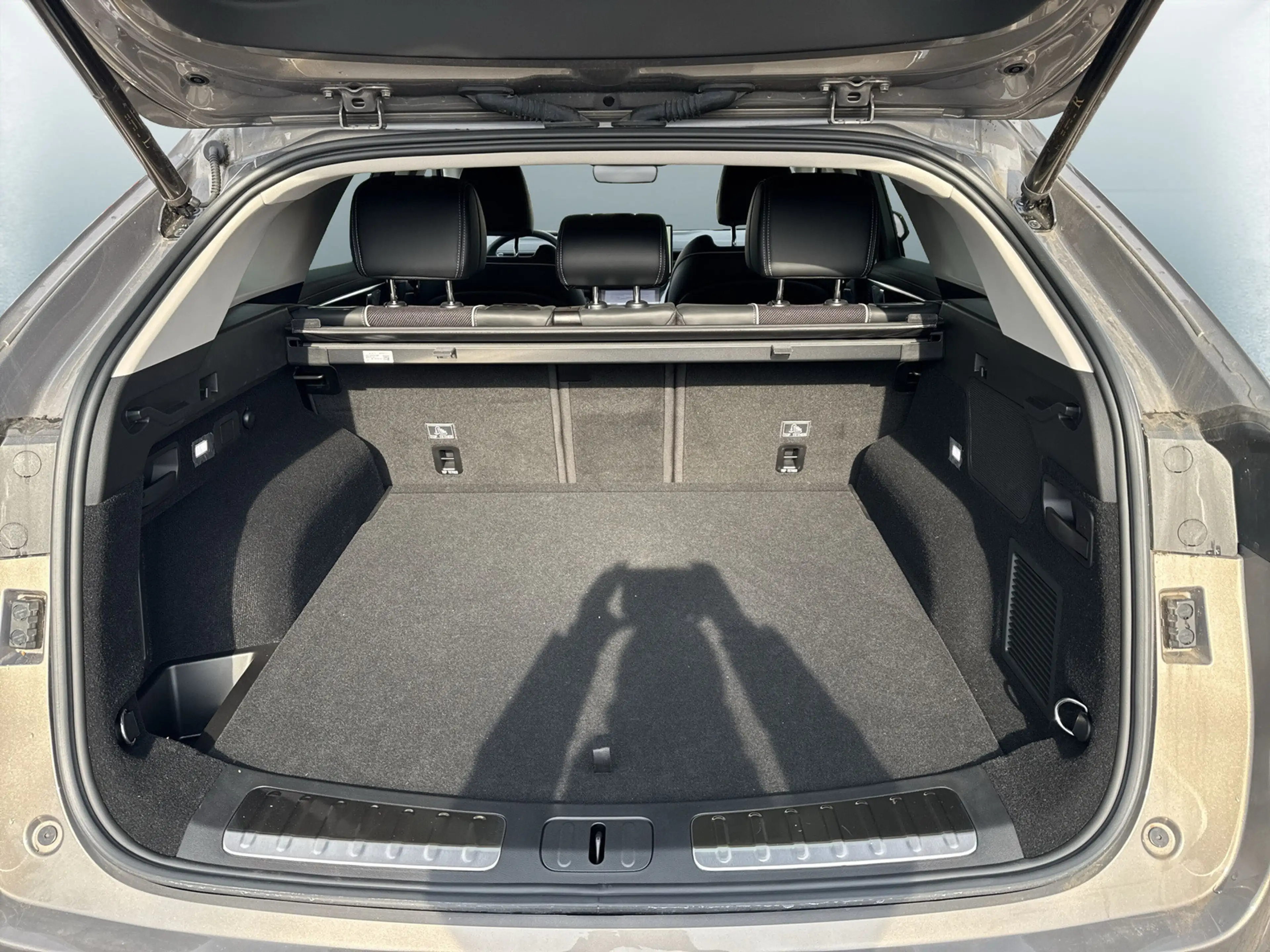 GWM WEY 05 Premium Anhängelast 2T 4WD — photo 15