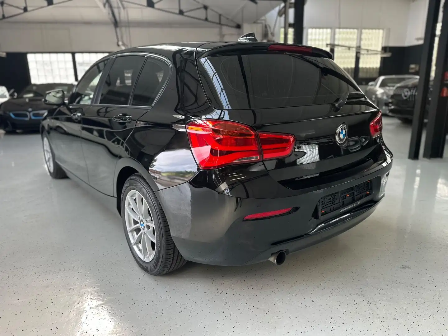 BMW 116 i / ADVANTAGE / KLIMA / 5-TÜRIG Noir - 2