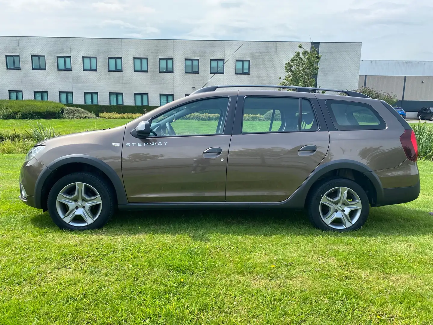 Dacia Logan MCV 2019 * 0.9 TCe Stepway * LMV * NAVI * ACHTERUI Bruin - 2