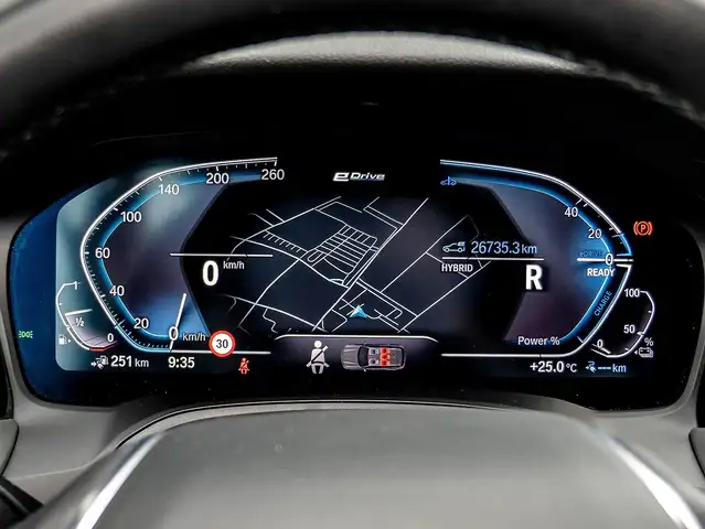 BMW 3 Series view 11