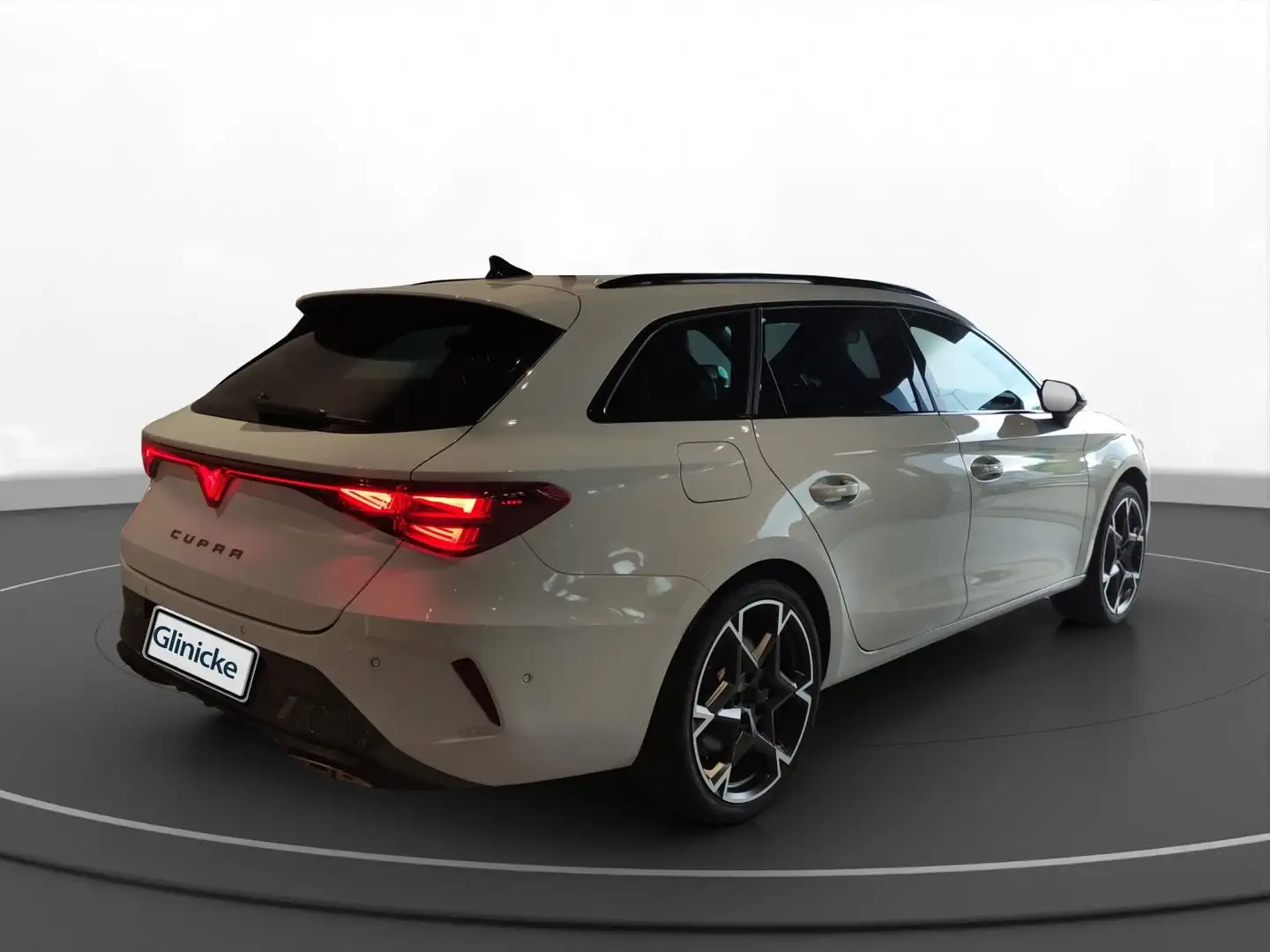 CUPRA Leon Sportstourer 1.5 e-Hybrid DSG VZ Intelligen Weiß - 2