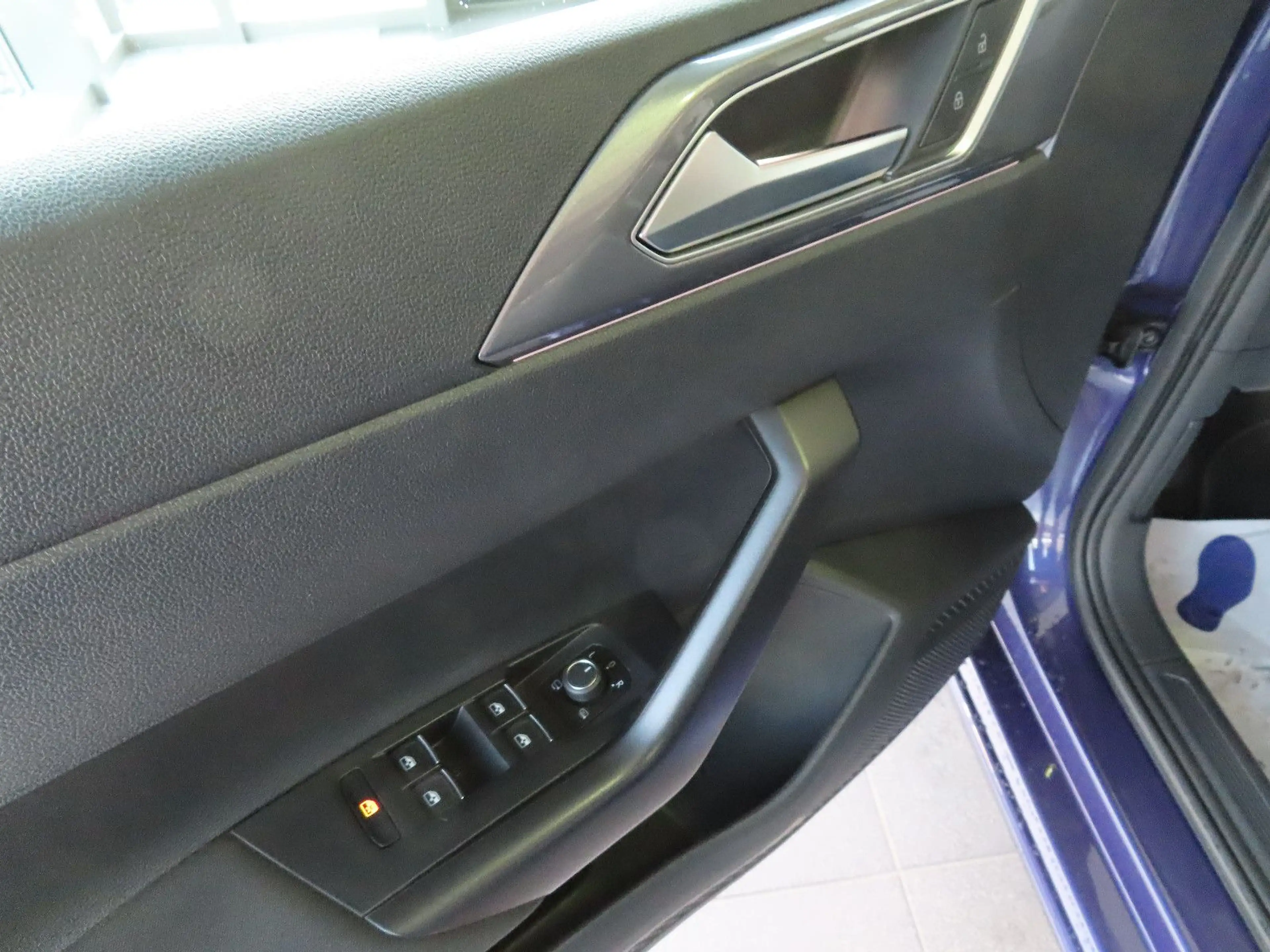 Volkswagen Polo VI Style LED PANO AHK — photo 12