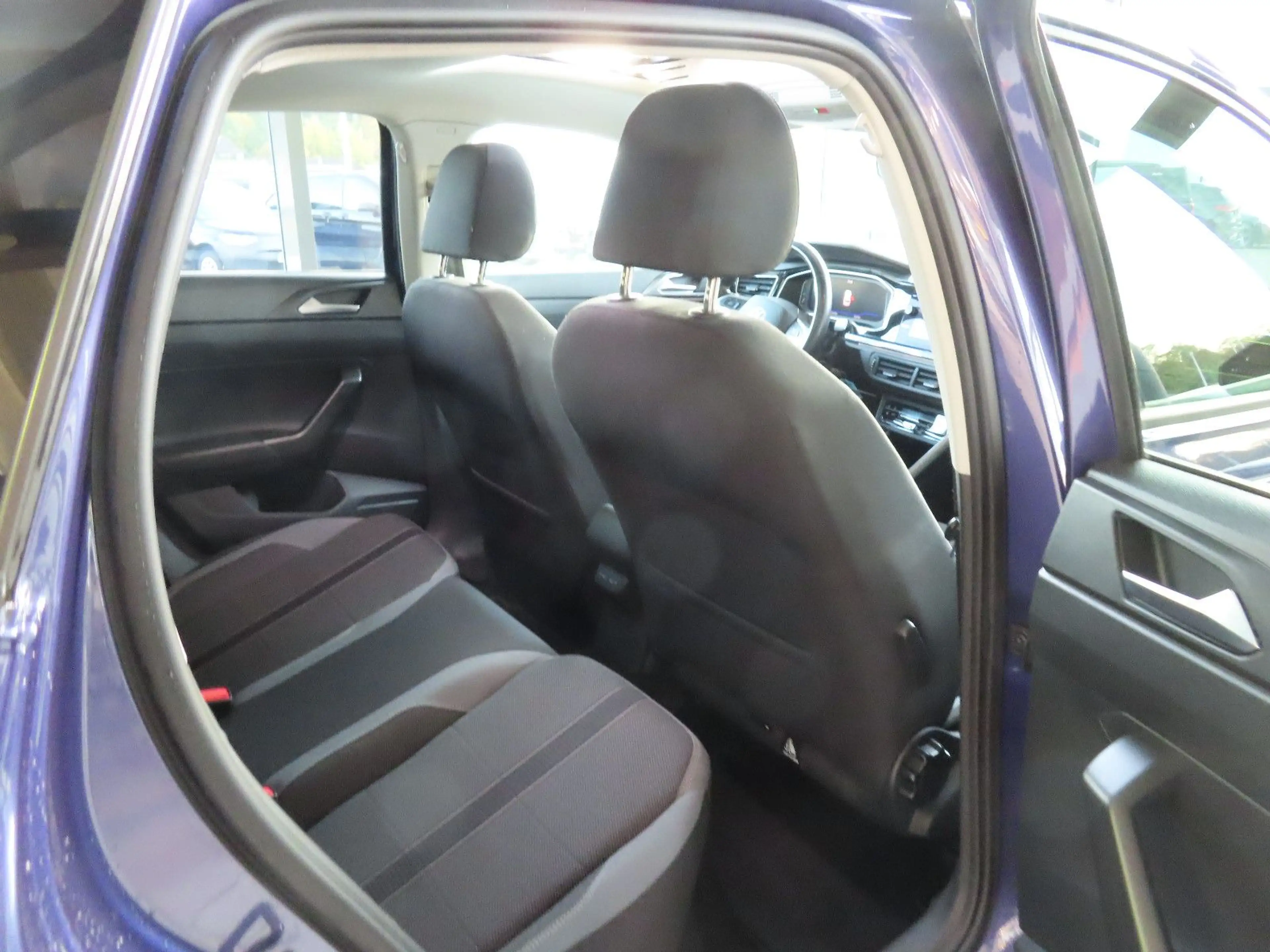 Volkswagen Polo VI Style LED PANO AHK — photo 7