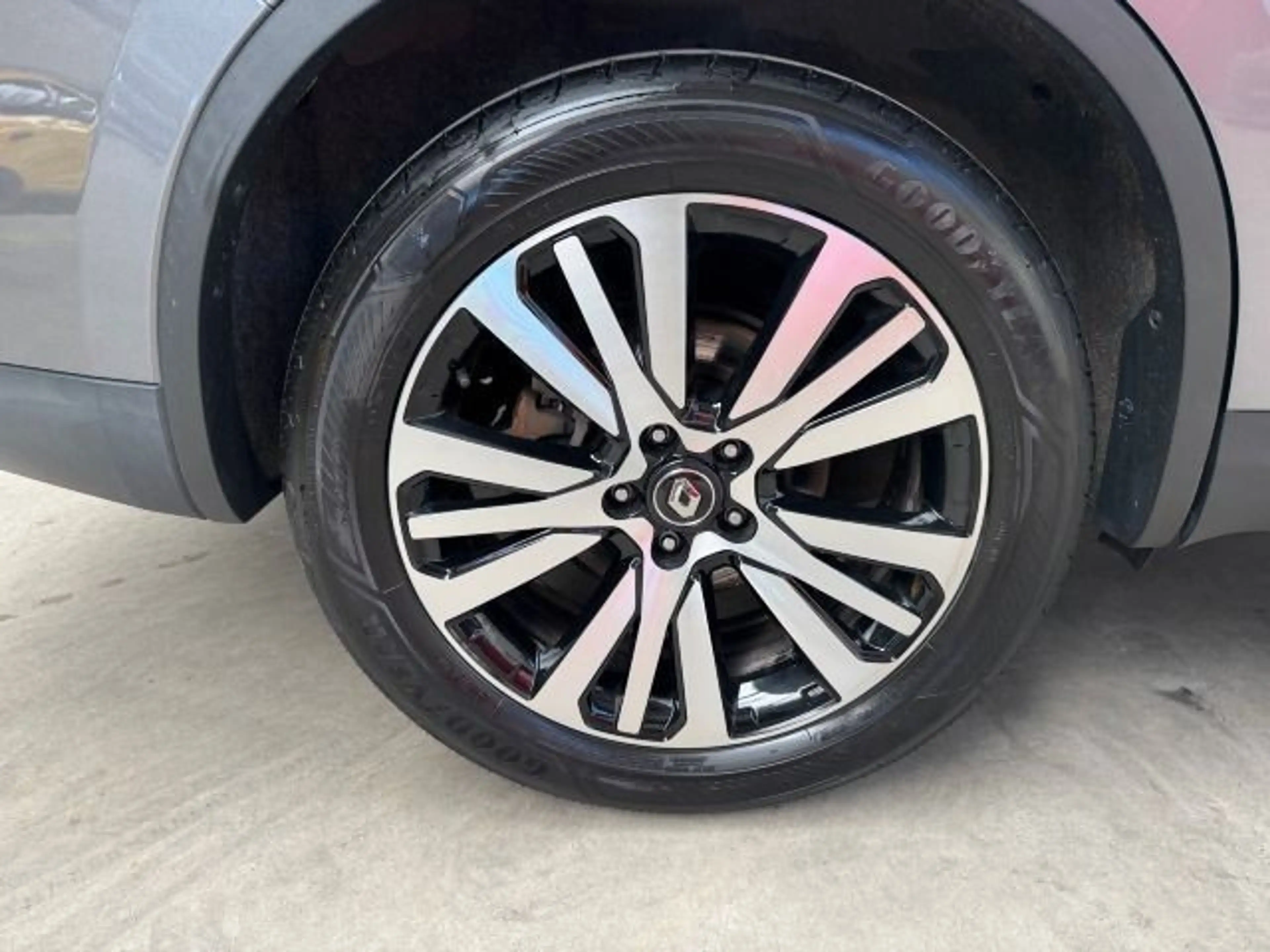Renault Koleos 2.0BLUEdCi185 Initiale Paris 4WD — photo 9