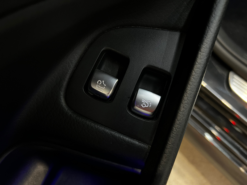 Mercedes-Benz E 300 d T Aut.*360*AHK*AMG LINE*MEMORY*PANO/SCHIEBE* — photo 13
