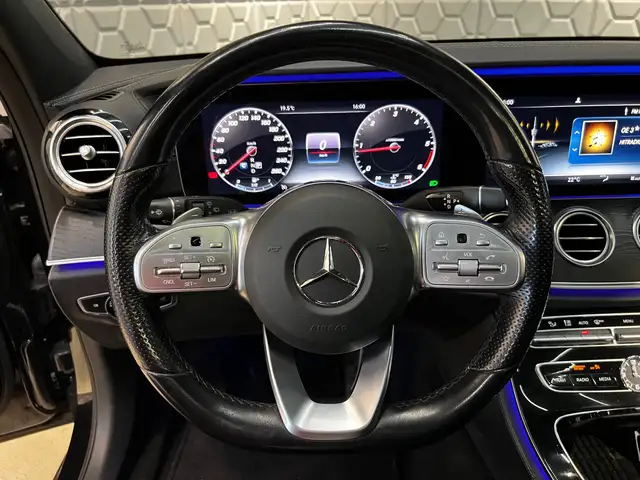 Mercedes-Benz 300 view 15