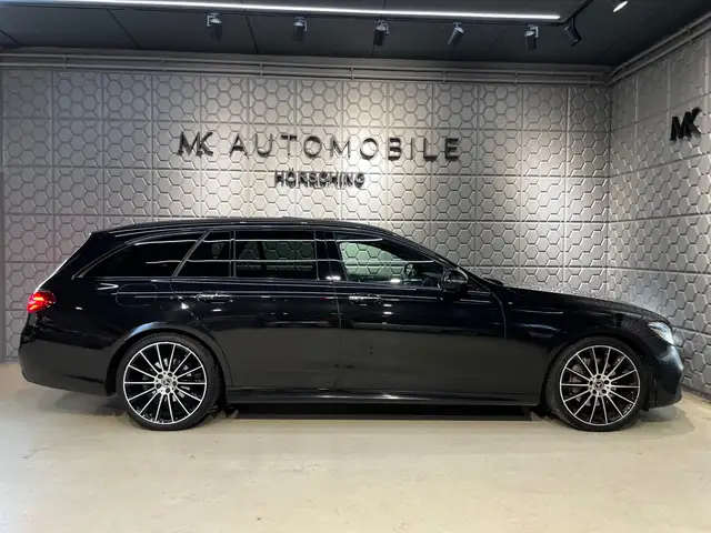 Mercedes-Benz 300 view 7