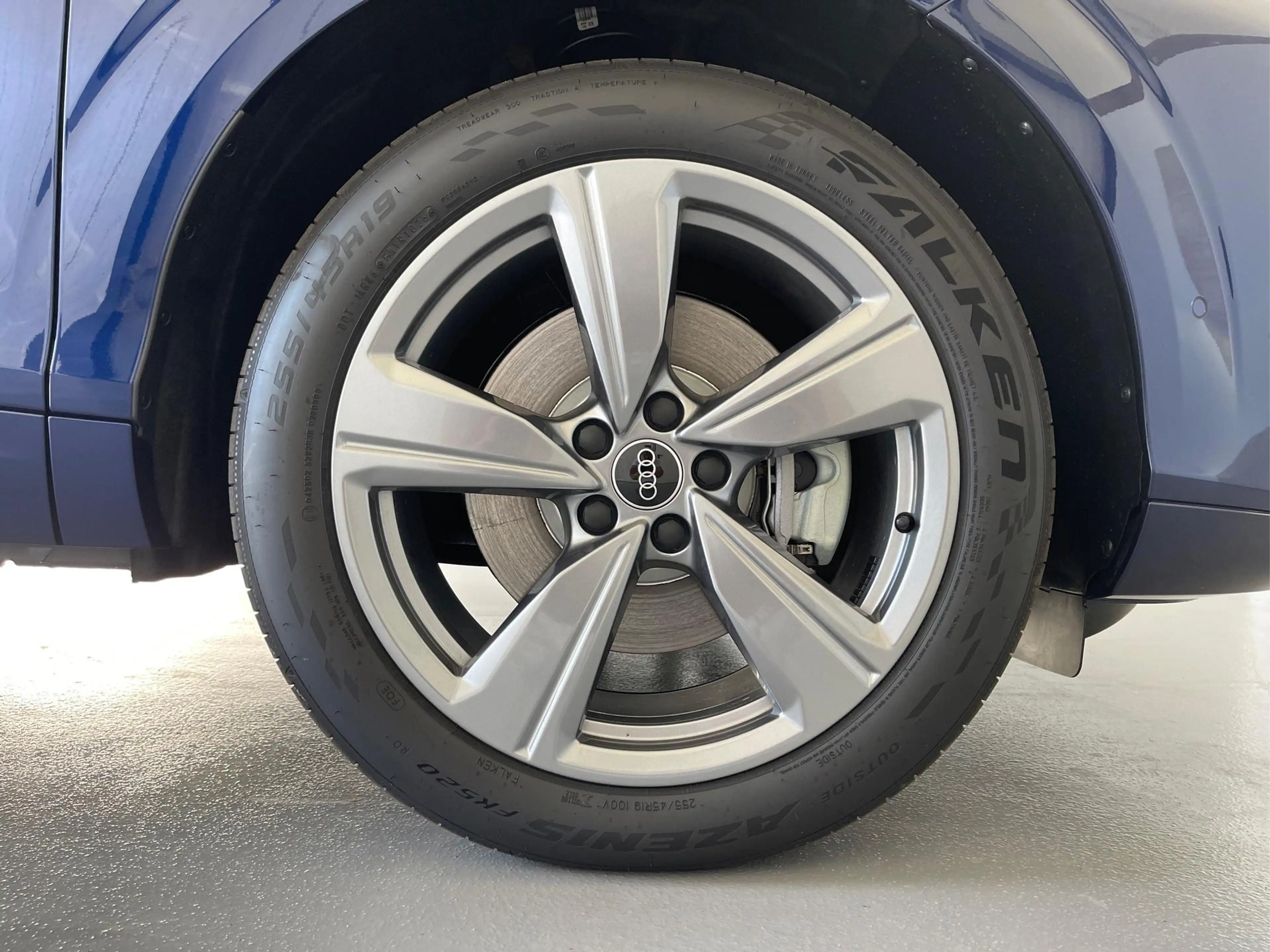 Audi Q3 NEU TFSI quattro S line Tech+AHK+Alu19+LEDplus+... — photo 6