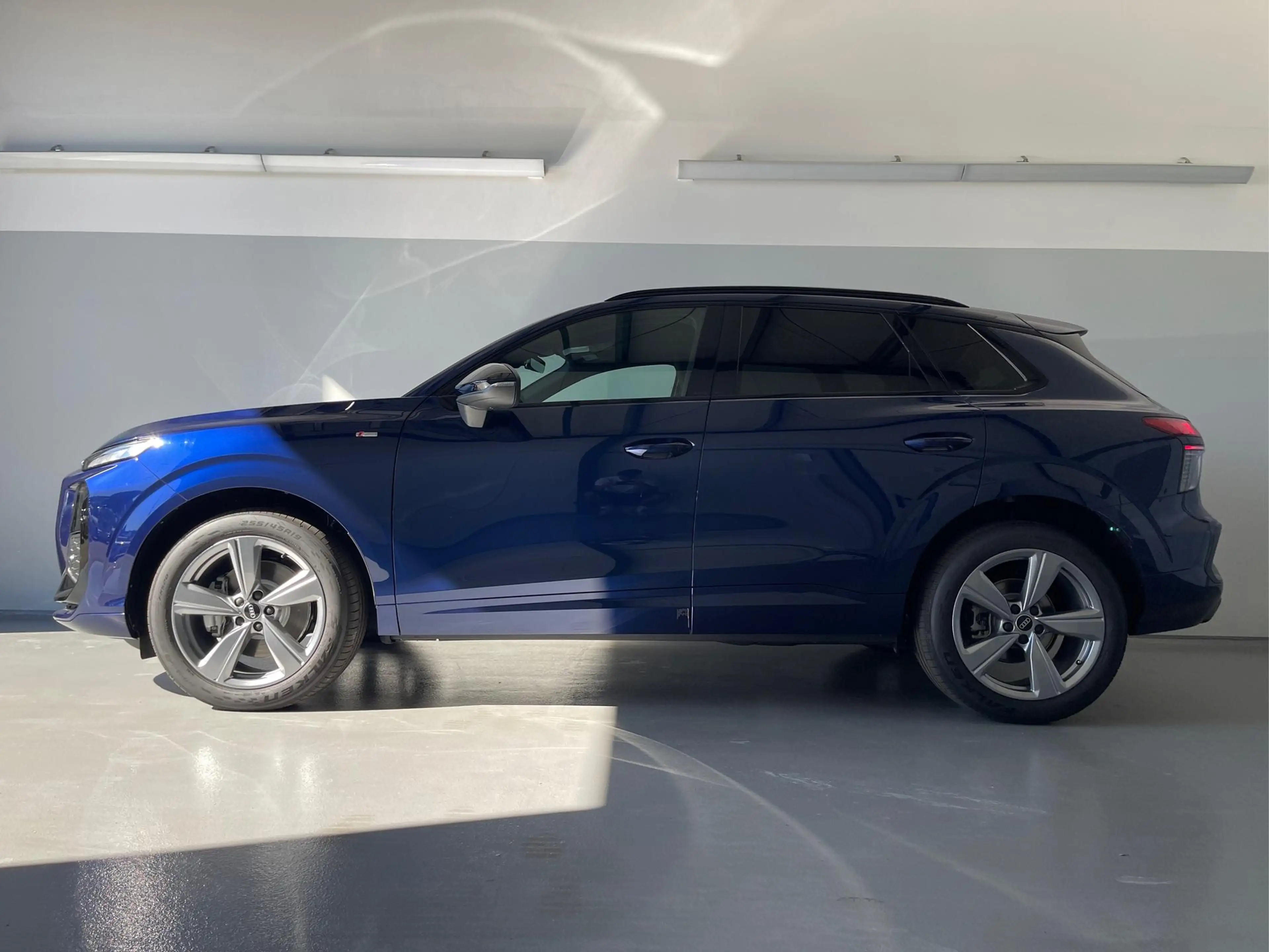 Audi Q3 NEU TFSI quattro S line Tech+AHK+Alu19+LEDplus+... — photo 3