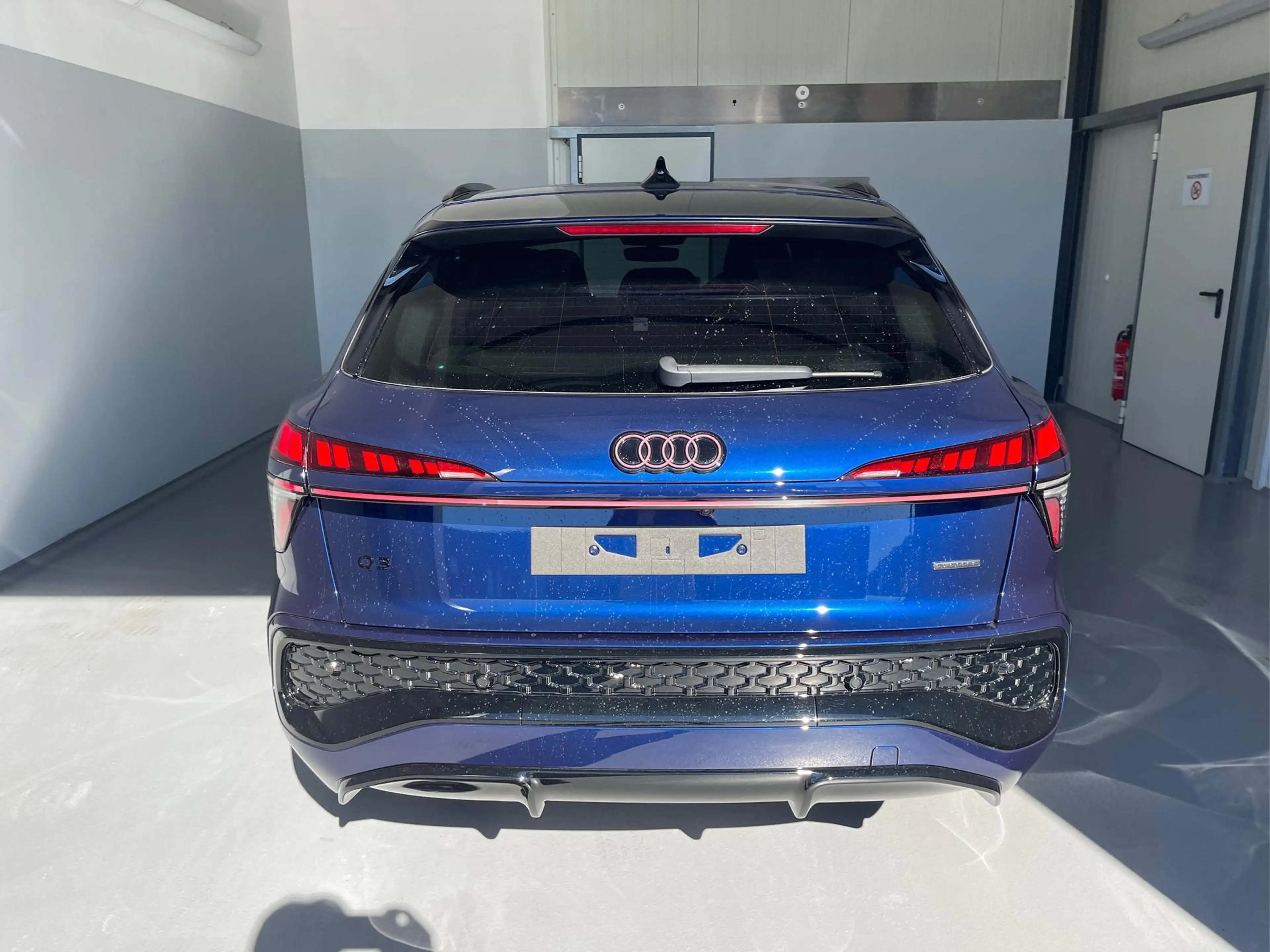 Audi Q3 NEU TFSI quattro S line Tech+AHK+Alu19+LEDplus+... — photo 5