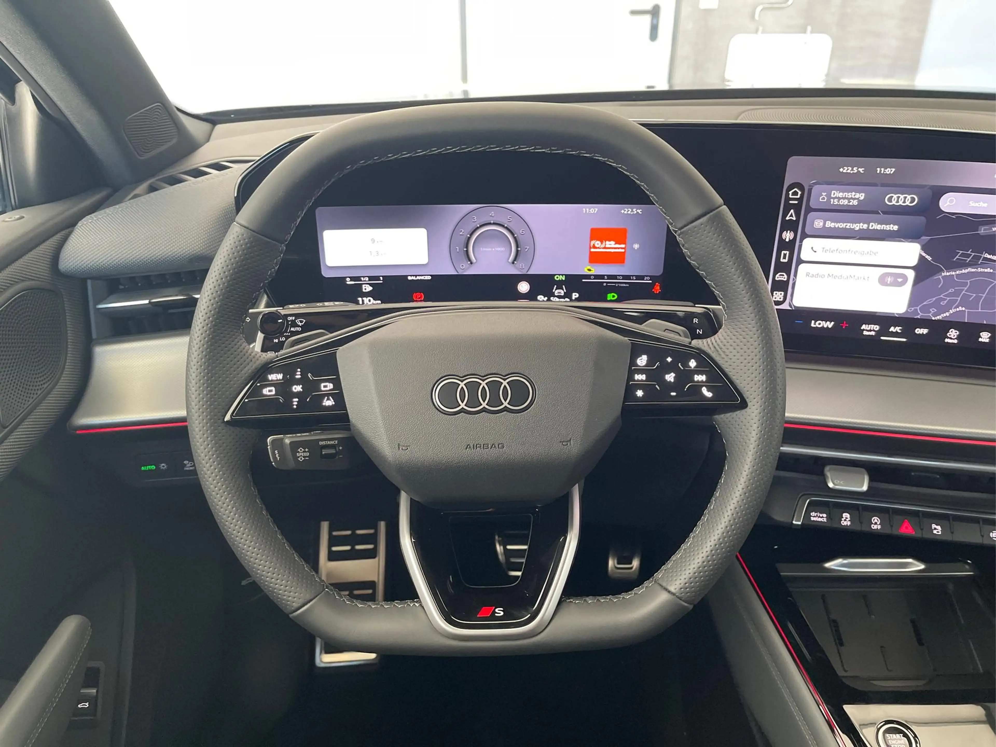 Audi Q3 NEU TFSI quattro S line Tech+AHK+Alu19+LEDplus+... — photo 9