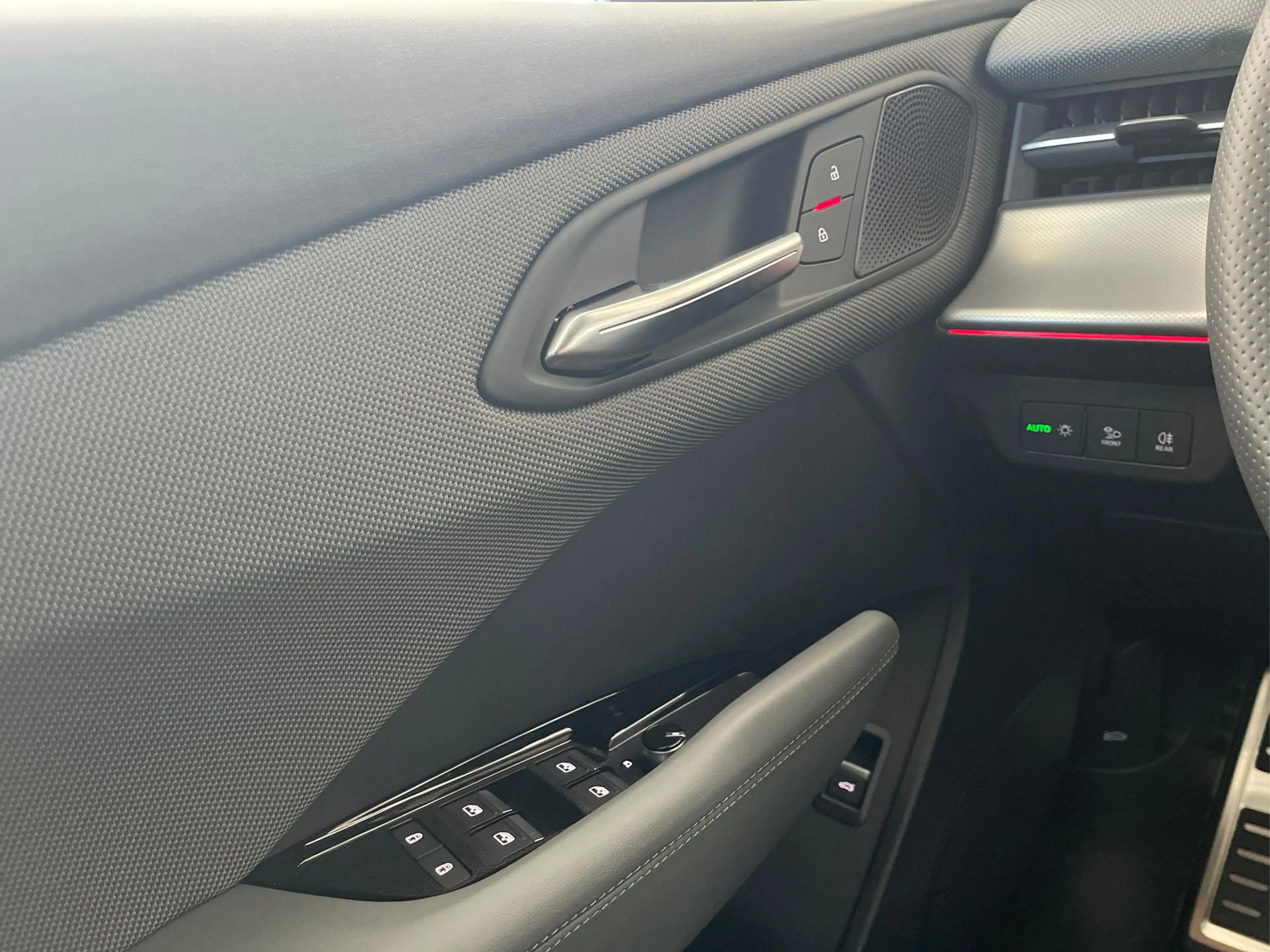 Audi Q3 NEU TFSI quattro S line Tech+AHK+Alu19+LEDplus+... — photo 10