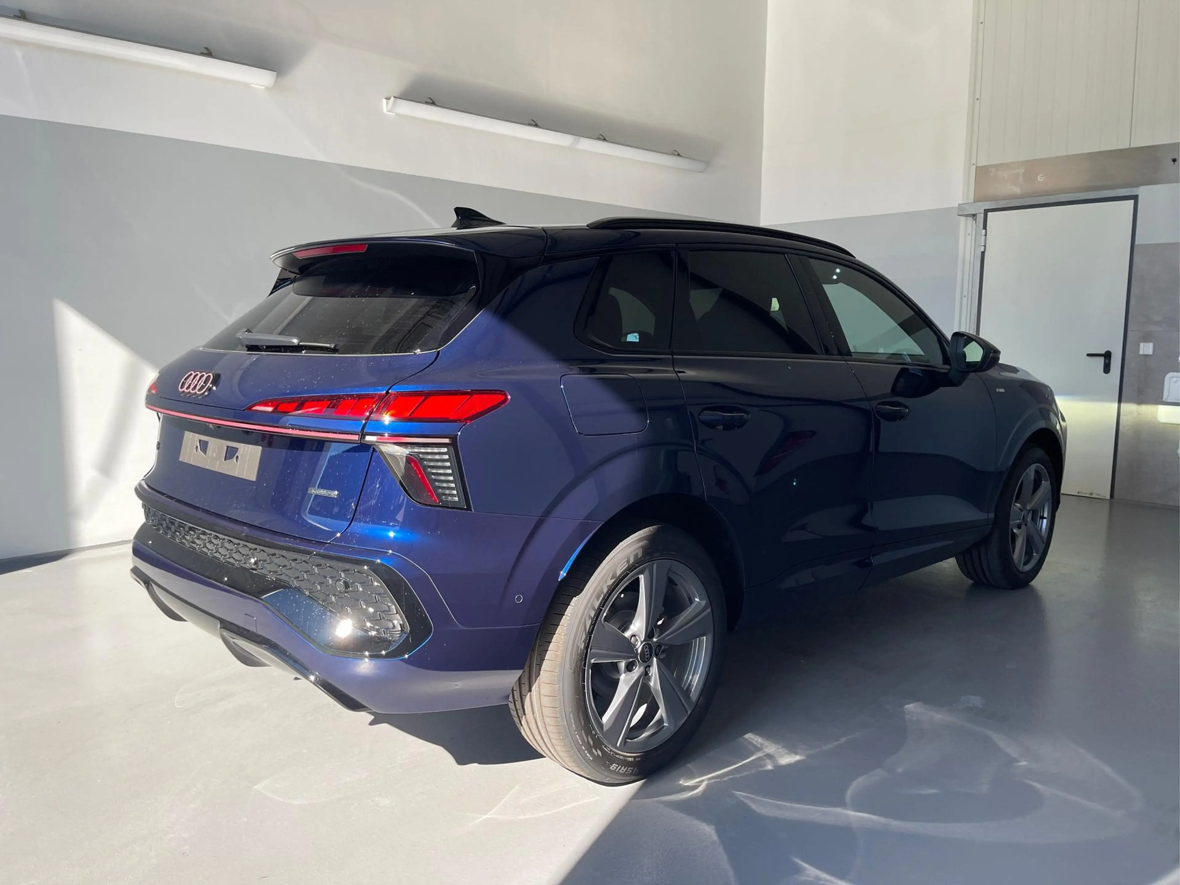 Audi Q3 NEU TFSI quattro S line Tech+AHK+Alu19+LEDplus+... — photo 4