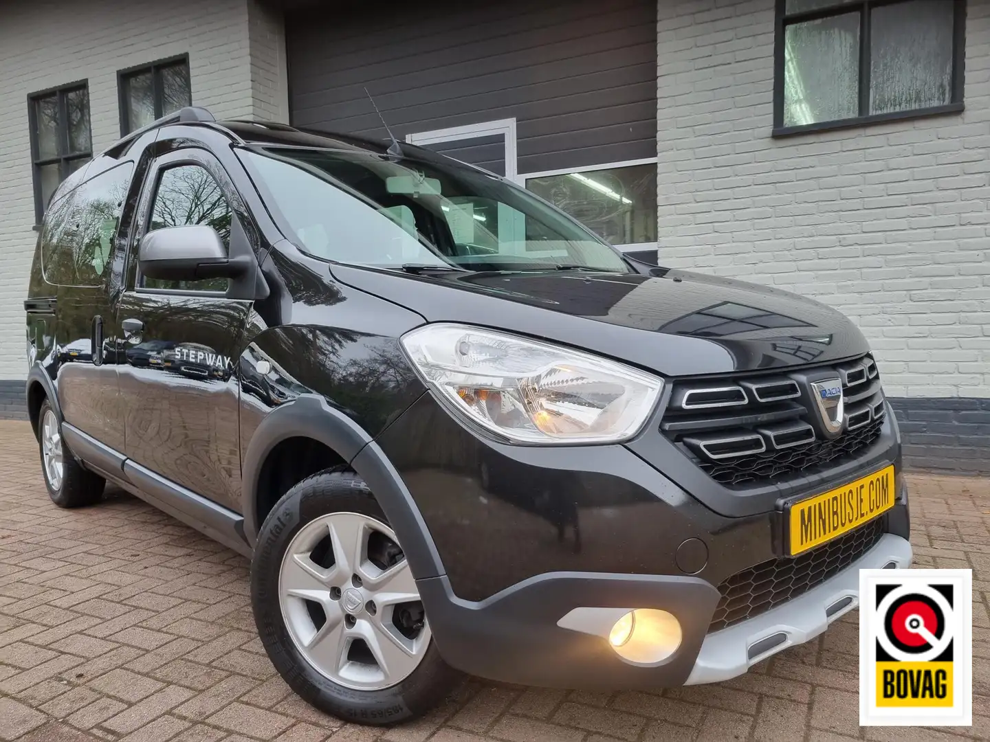 Dacia Dokker 1.3 TCe Stepway 130pk. NAVI / CAMERA / TREKHAAK Siyah - 1