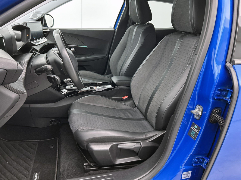 Peugeot e-2008 EV Blue Lease Allure 50 kWh | Navigatie | ACCU 90% — photo 9