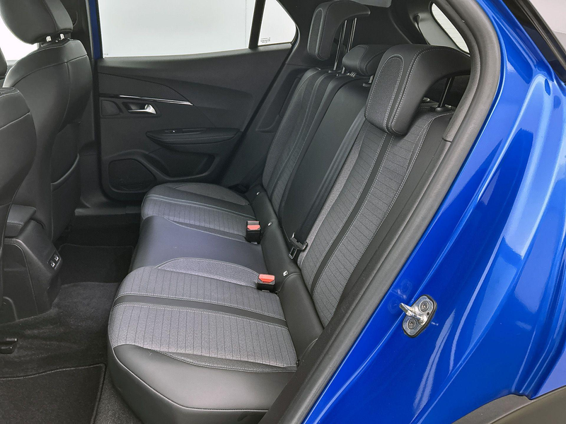 Peugeot e-2008 EV Blue Lease Allure 50 kWh | Navigatie | ACCU 90% — photo 13