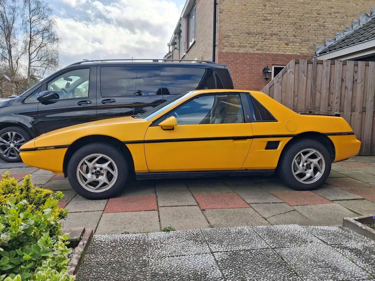 Pontiac Fiero 2.5, foto 2