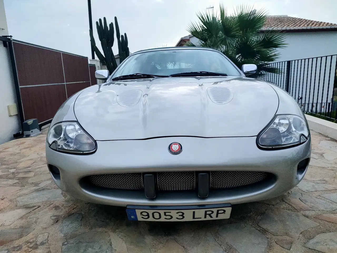Jaguar XKR Cabriolet met groen interieur., foto 4