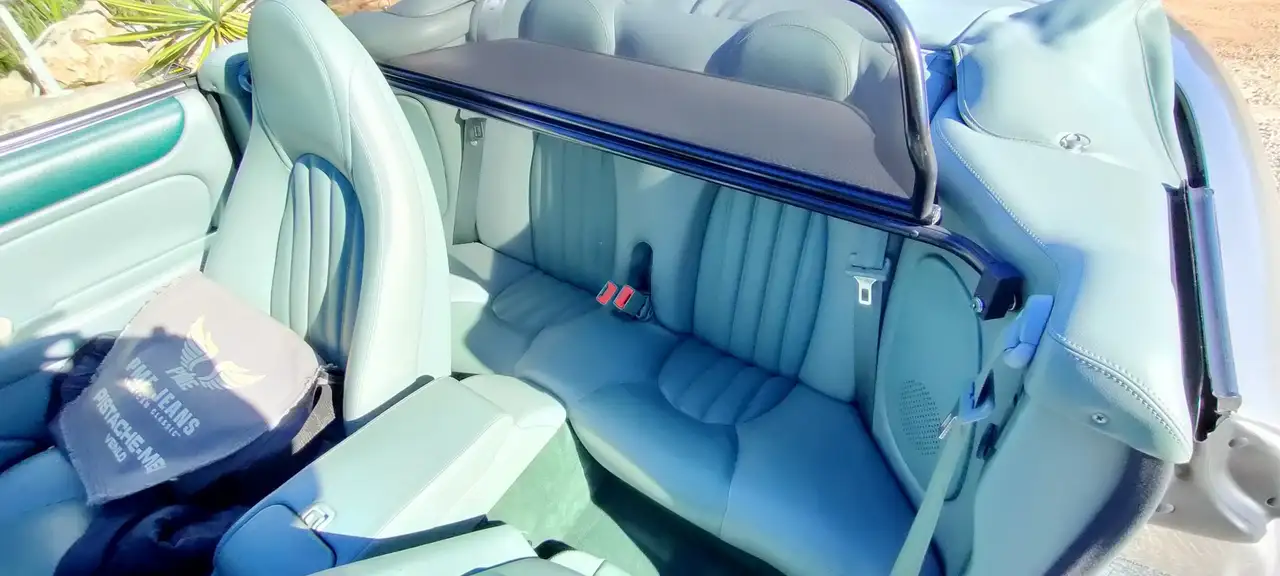 Jaguar XKR Cabriolet met groen interieur., foto 9