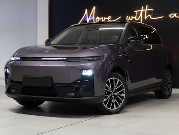 B10 Design REEV
