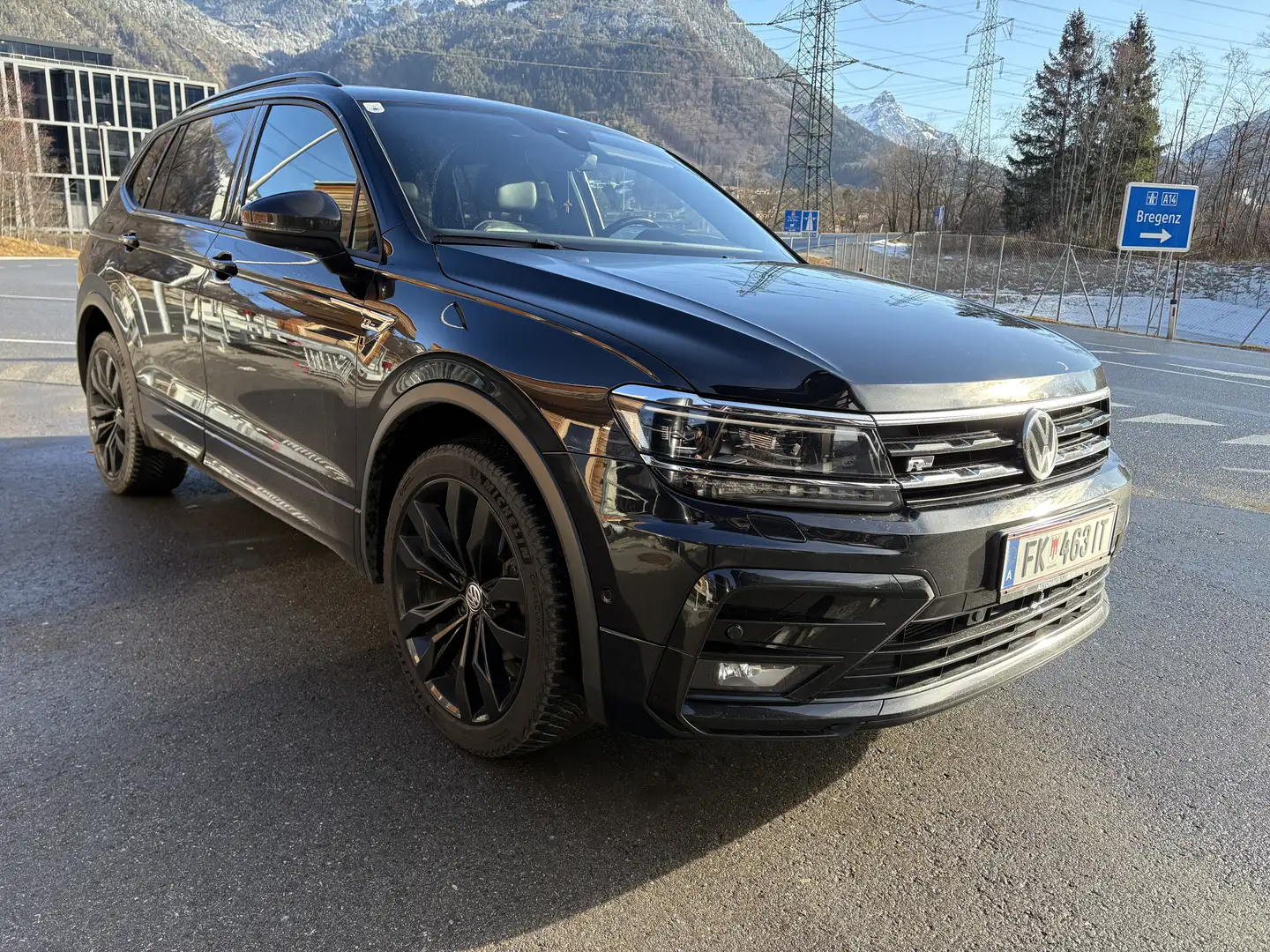 Volkswagen Tiguan Allspace 2,0 TDI SCR 4Motion R-Line DSG Schwarz - 1