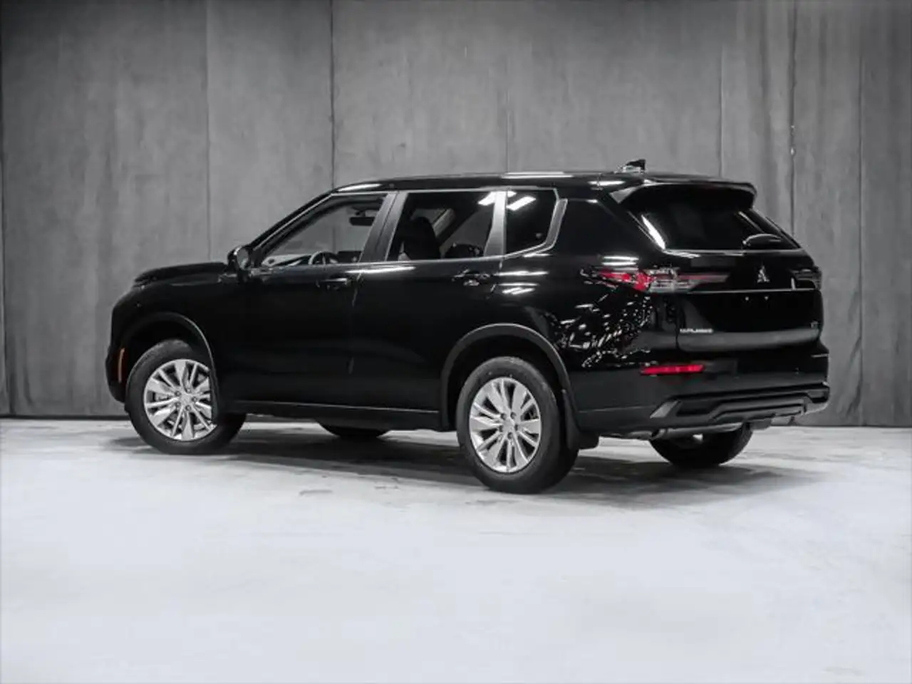 Mitsubishi Outlander снимка Mitsubishi Outlander