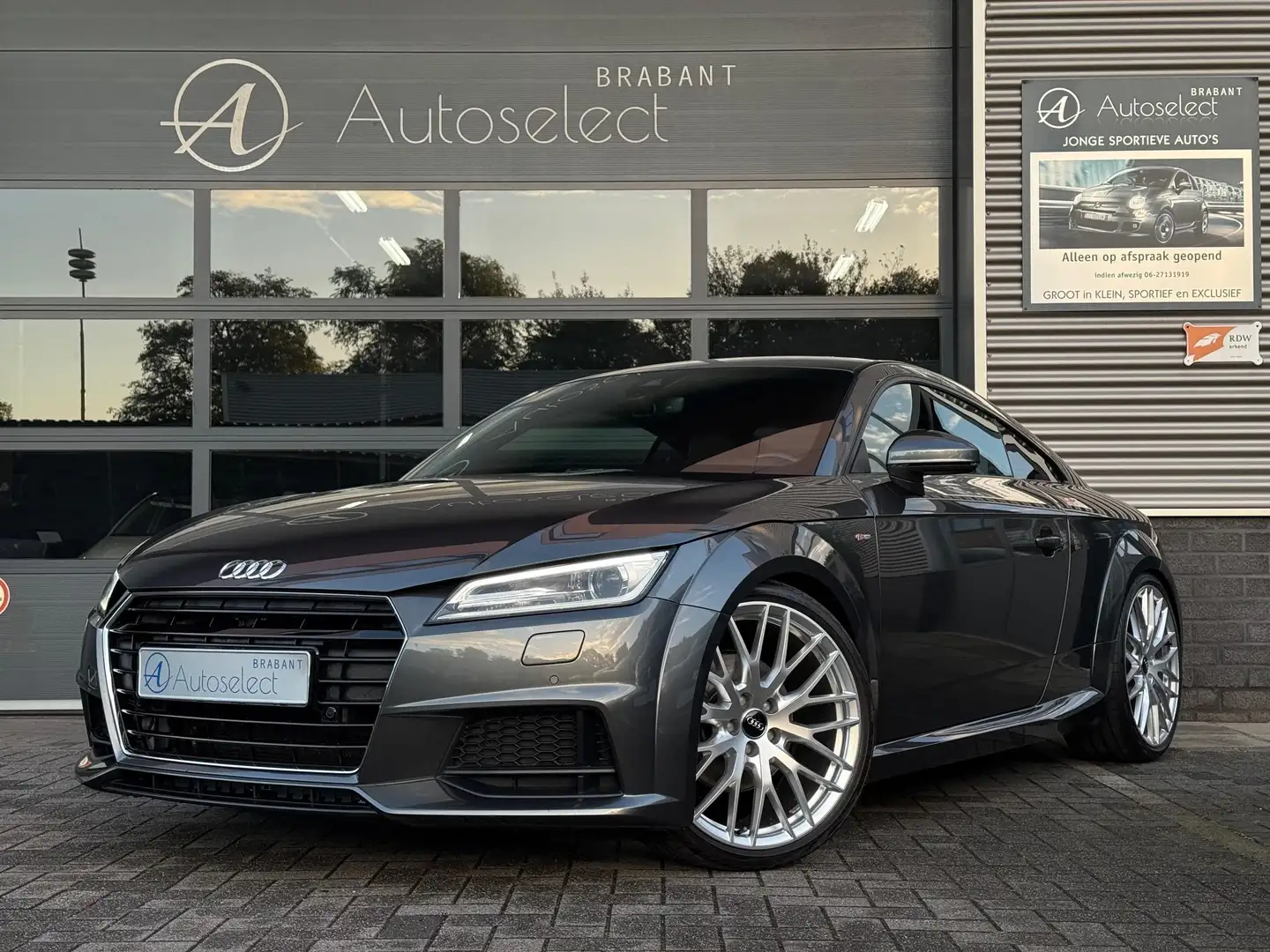 Audi TT 2.0 TFSI S-Line Navi Camera 20" Gris - 1