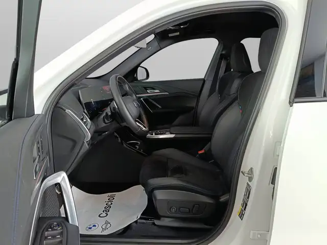 BMW X1 view 8