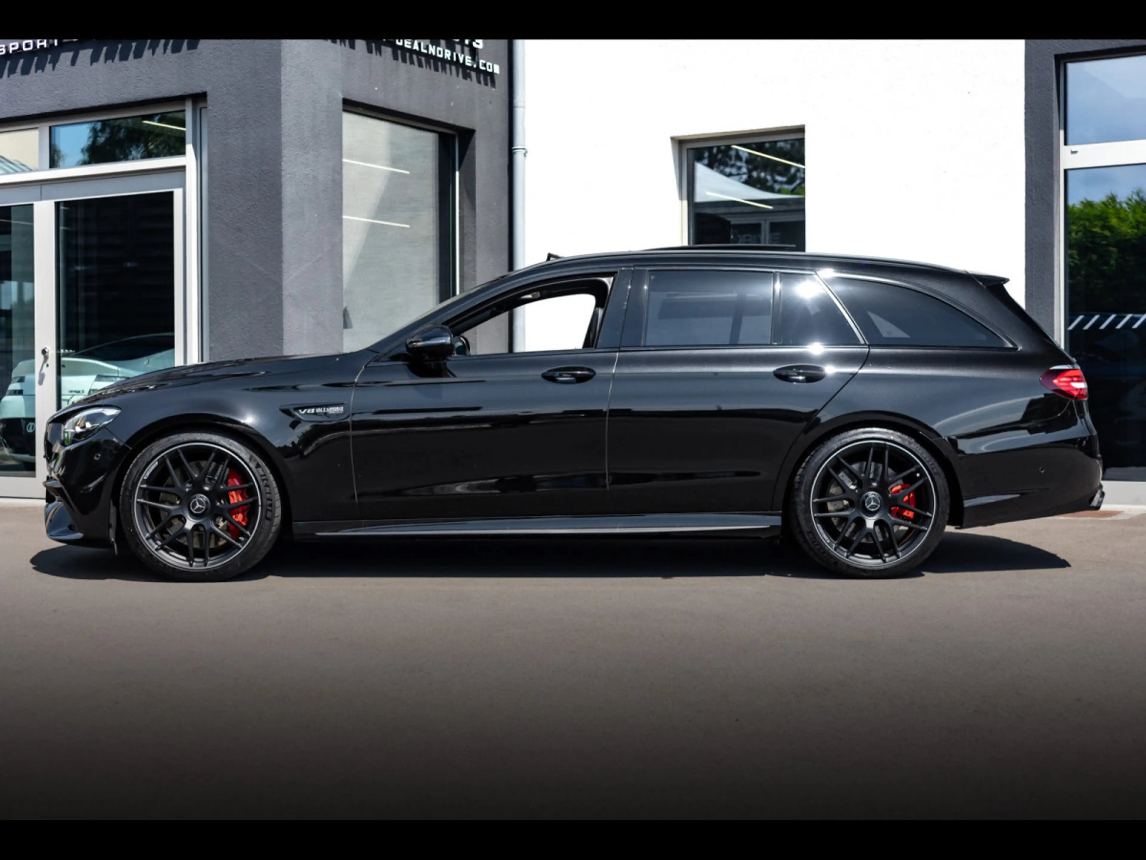 Mercedes-Benz E 63 AMG S T-MODELL°CARBON°PERF SITZE°360°NIGHT°AHK — photo 2