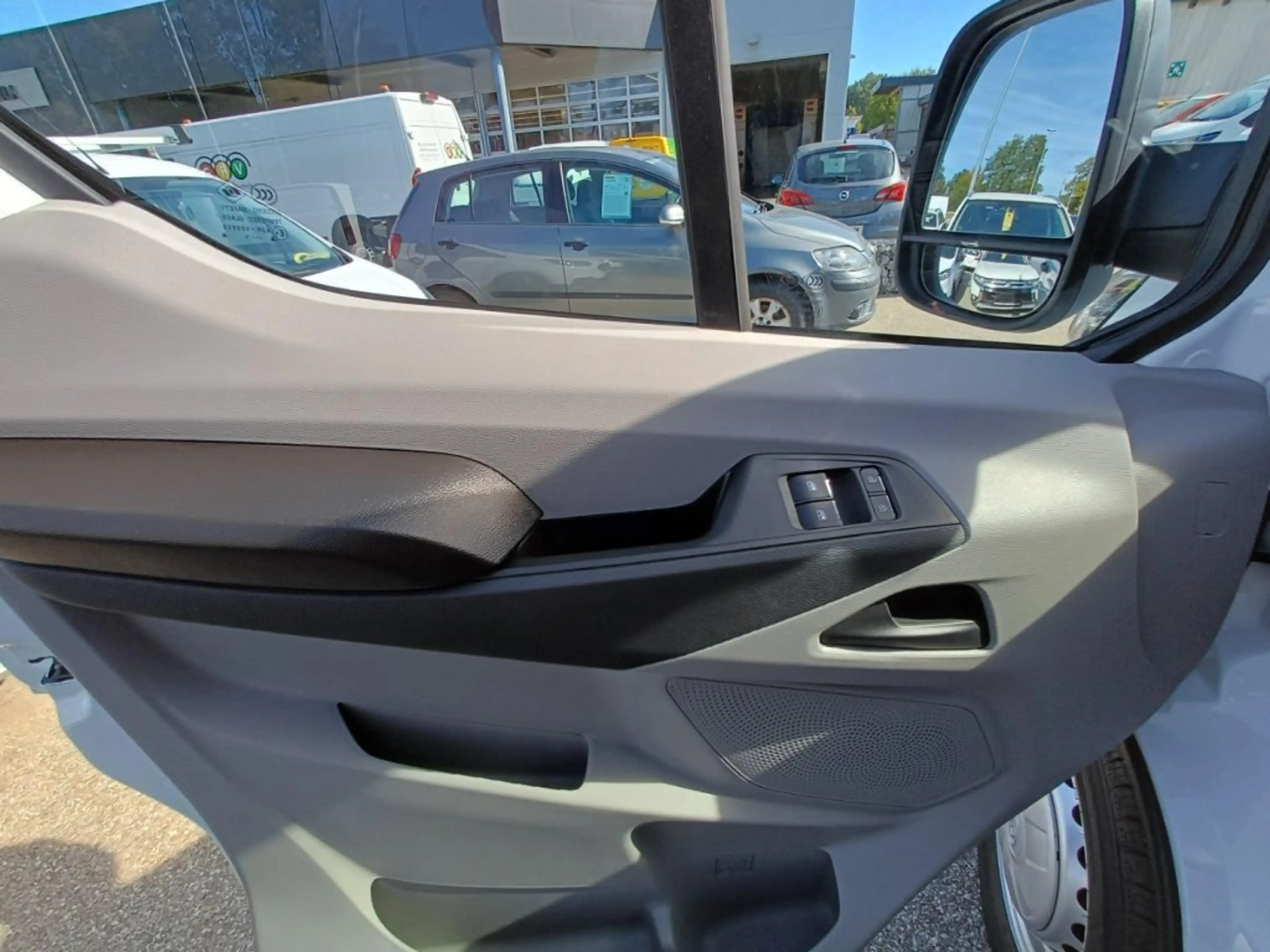 Maxus Deliver 9 L3H2 — photo 15