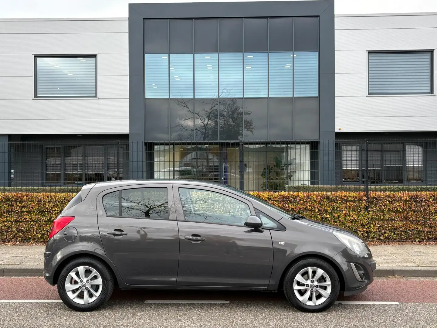 Opel Corsa 1.2-16V Design Edition cruise/climate-controle tre Gris - 2