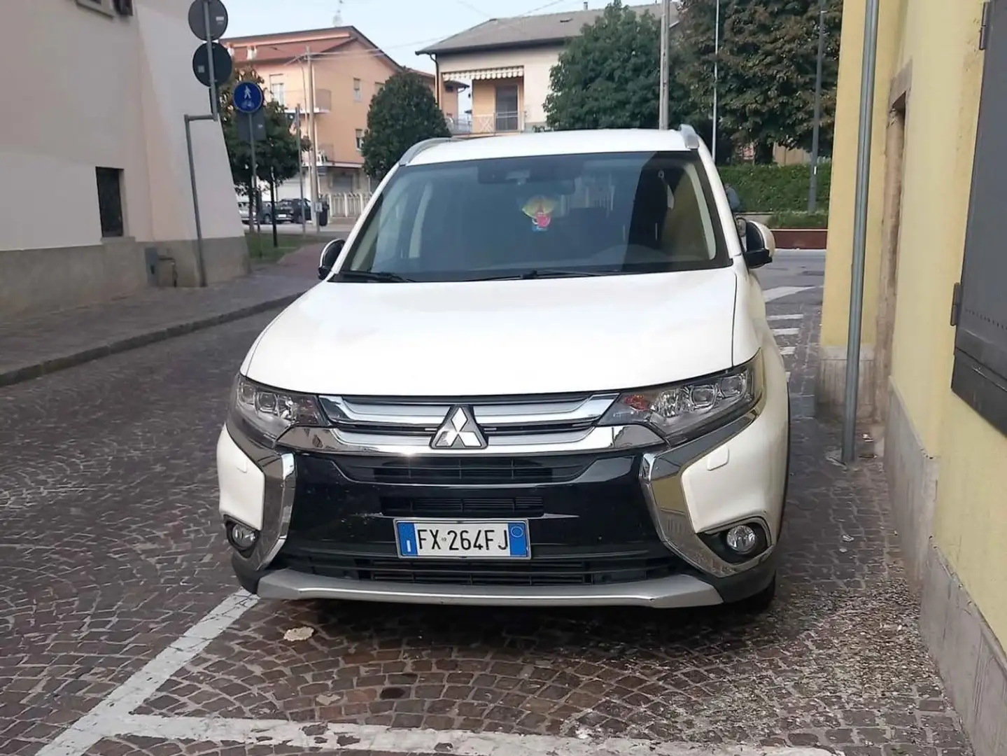 Mitsubishi Outlander Disel 2.2 7.p Bianco - 1